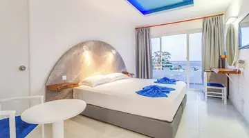 Adelais Bay Hotel