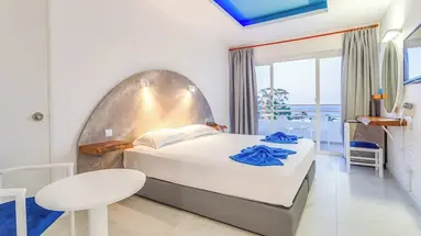 Adelais Bay Hotel