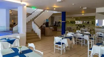Adelais Bay Hotel