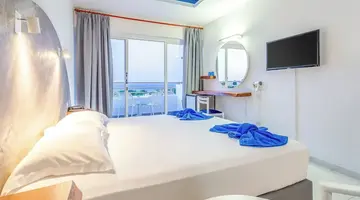 Adelais Bay Hotel