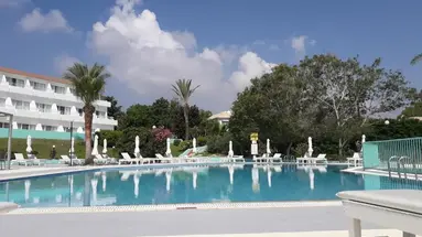Adelais Bay Hotel