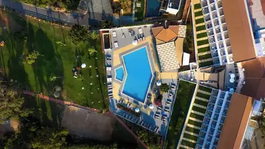 Adelais Bay Hotel