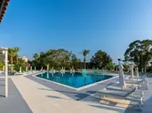 Adelais Bay Hotel
