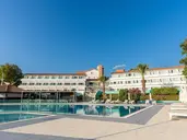 Adelais Bay Hotel