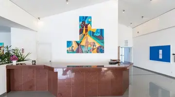 Adelais Bay Hotel