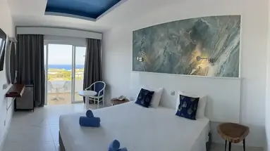 Adelais Bay Hotel