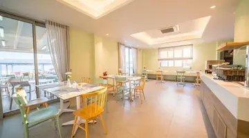 Adele Beach Hotel