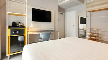 Adesso Hotel