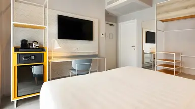 Adesso Hotel