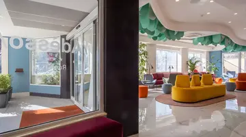 Adesso Hotel