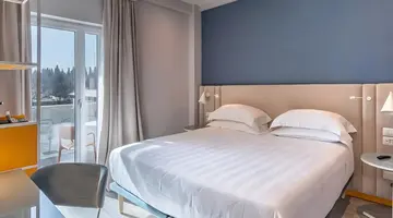 Adesso Hotel