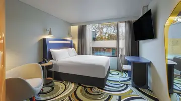 Adge Hotel & Residence