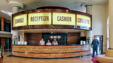 Admiral hotel