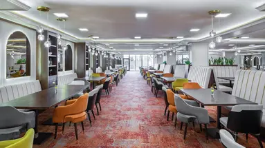 Admiral hotel