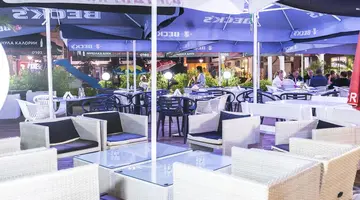 Admiral Plaza
