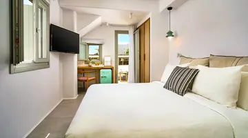 Adorno Beach Hotel & Suites
