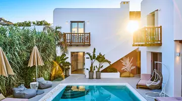 Adorno Beach Hotel & Suites