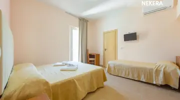 ADRIA NUOVA HOTEL (RIMINI)