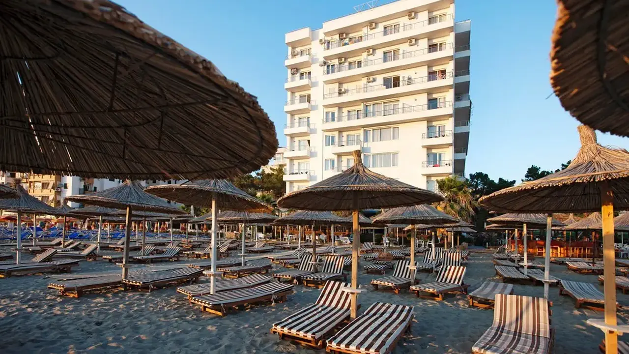 Adria Palace (ex. Rinia 2)