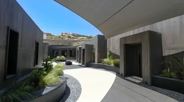 Aeonic Suites & Spa