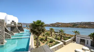 Aeonic Suites & Spa