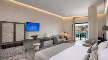 Aeonic Suites & Spa
