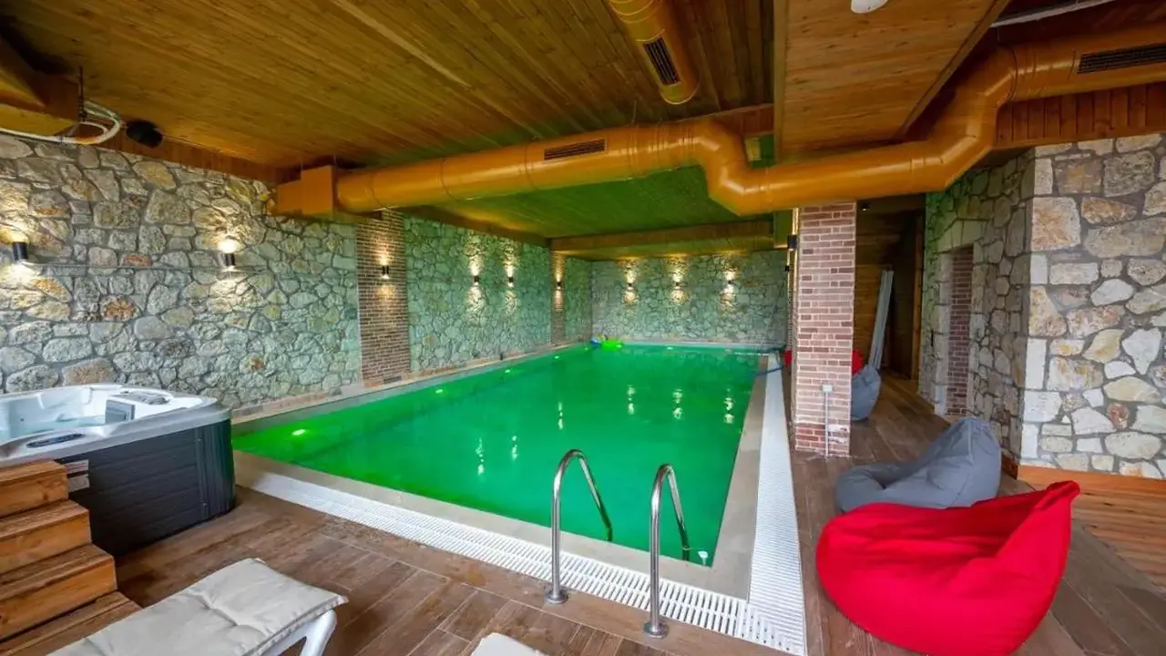 Aerial Hotel & Spa