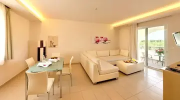 AFANDOU BAY RESORT SUITES