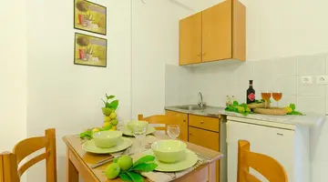 AGLAIA STUDIOS & APARTMENTS