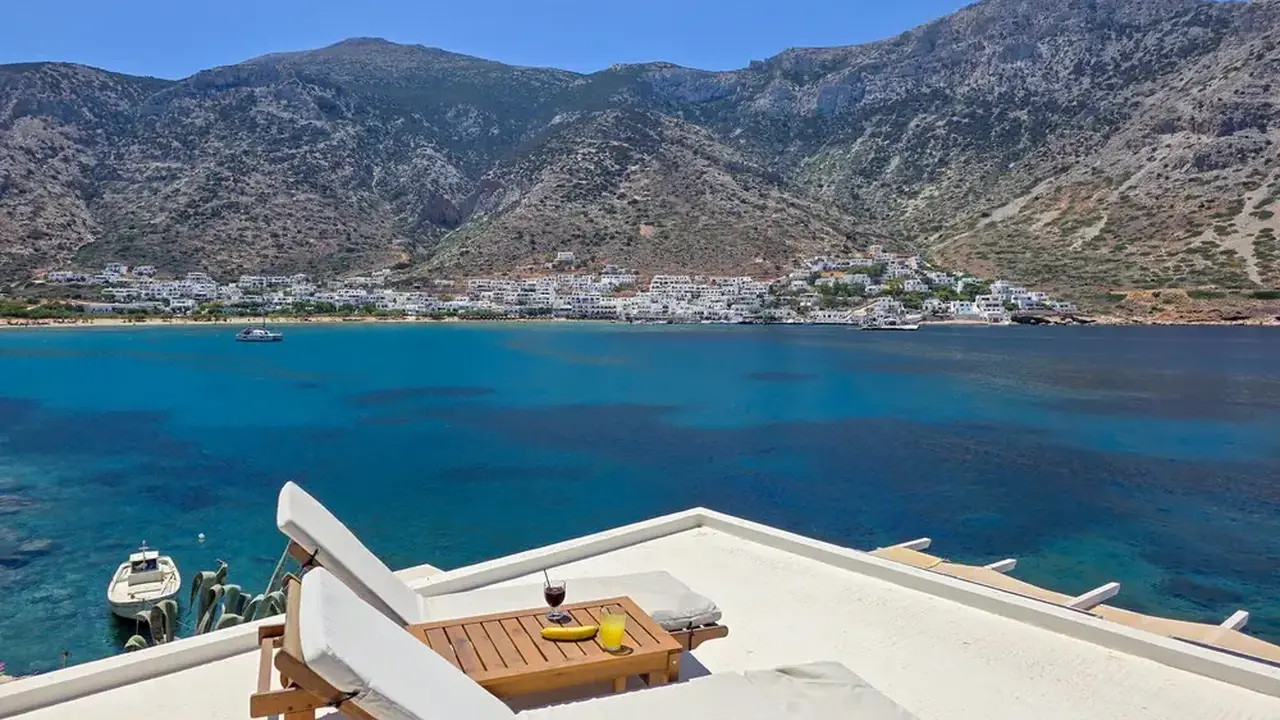 Aglaia Studios & Apartments