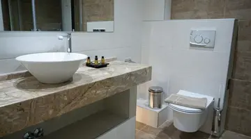 AGNES DELUXE HOTEL