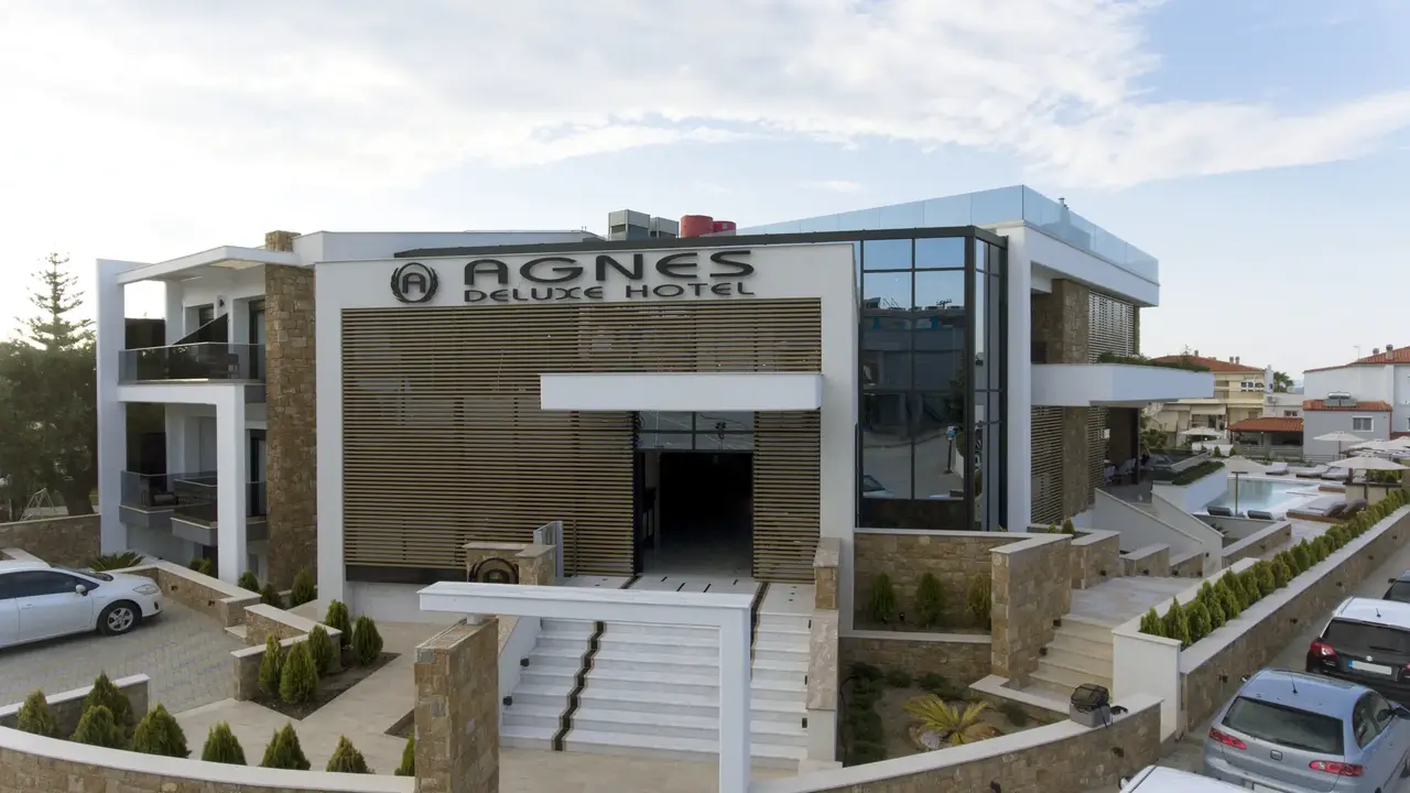 AGNES DELUXE HOTEL