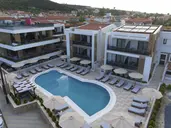 Agnes Deluxe Hotel