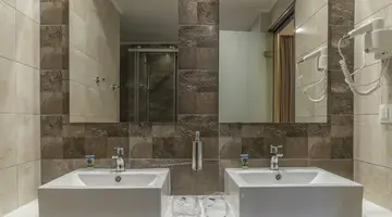 Agrelli Hotel and Suites