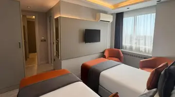AHC OLD CITY HOTEL (EX.ZURICH HOTEL)