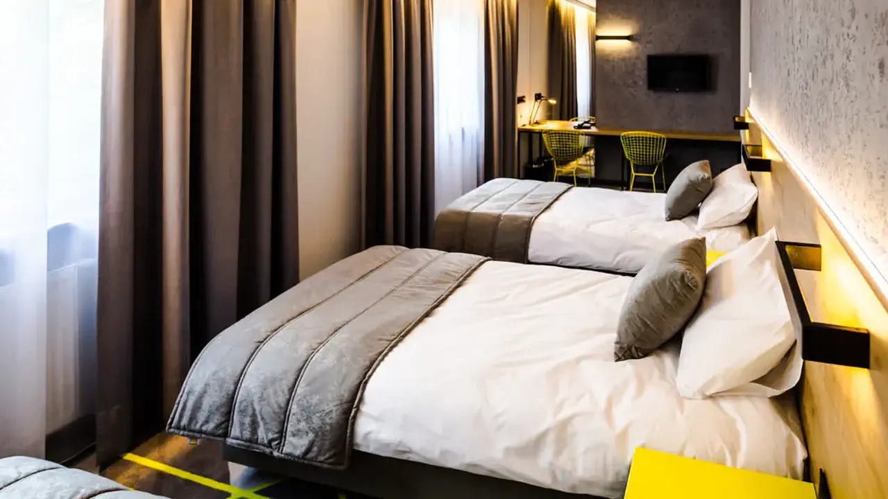Air Hotel