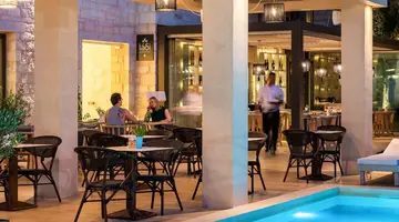 Airis Boutique and Suites