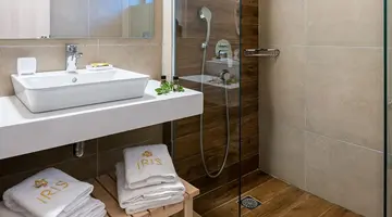 Airis Boutique Hotel & Suites