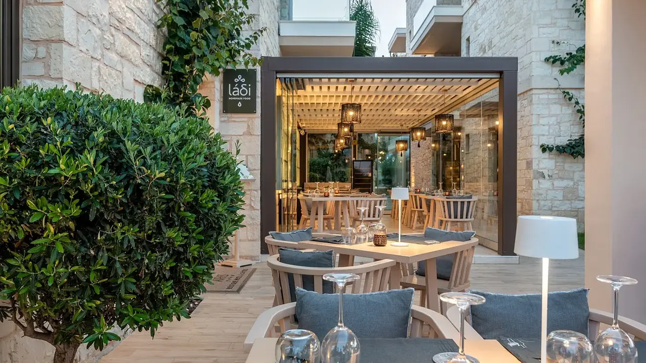 Airis Boutique & Suites (Adults Only 16+