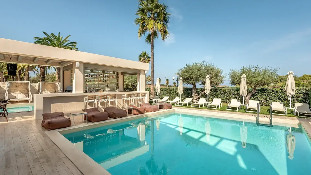 Airis Boutique & Suites (Adults Only 16+
