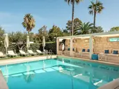 Airis Boutique & Suites