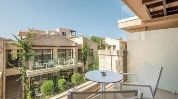 Airis Boutique & Suites