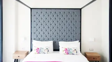 Airis Boutique & Suites