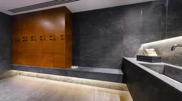 Ajax Hotel