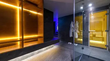Ajax Hotel