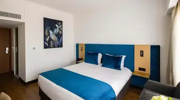 Ajax Hotel