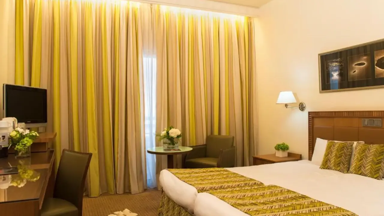 Ajax Hotel
