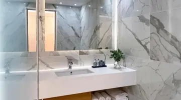 Ajax Hotel