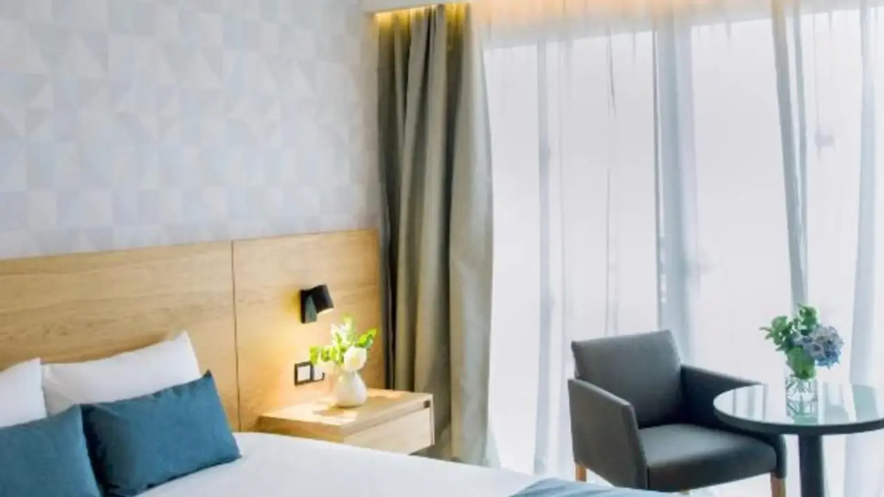 Ajax Hotel