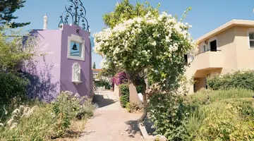Akamanthea Holiday Village